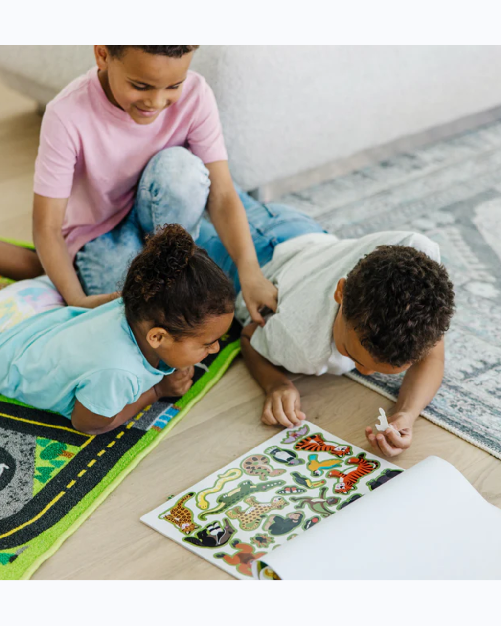 Libro de Stickers Reusables – Melissa & Doug (150 piezas)